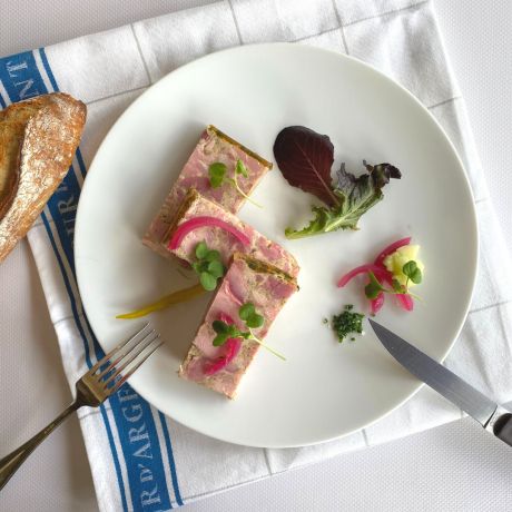 Terrine of ham with parsley (jambon persillé)
