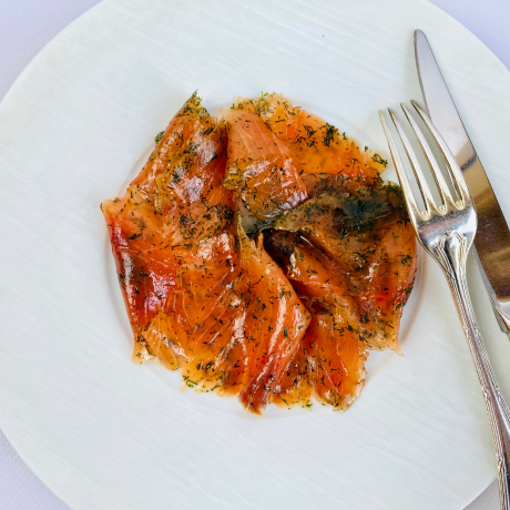 Marinated salmon with dill